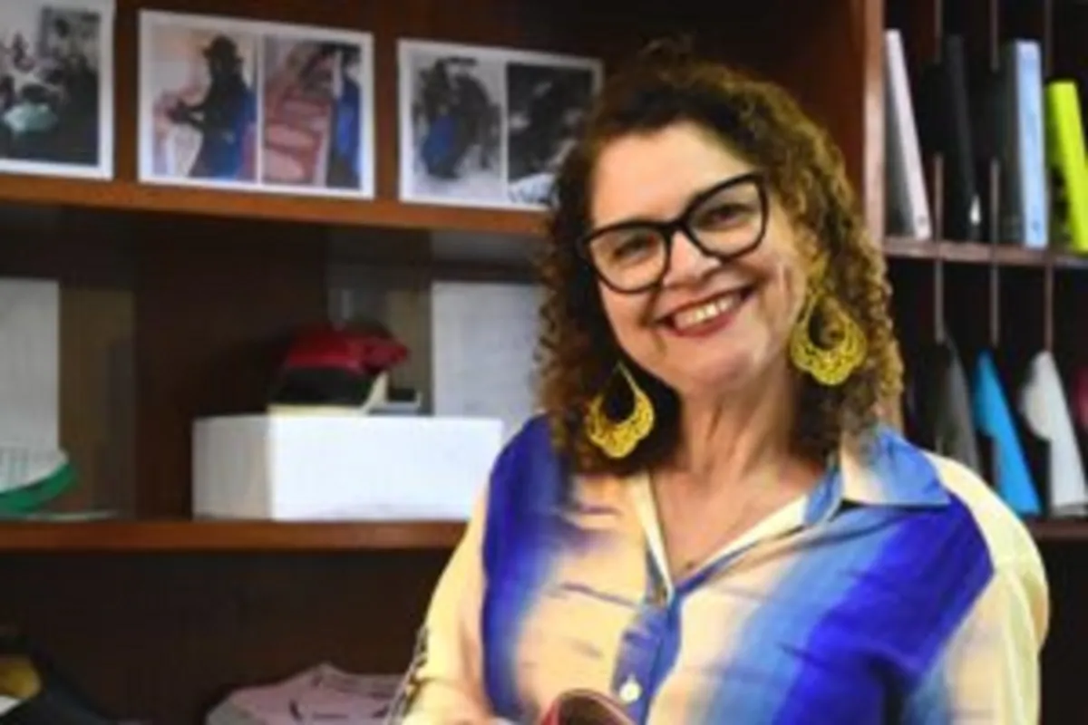 A professora do curso de Design-Moda, Araguacy Filgueiras mediará a conversa