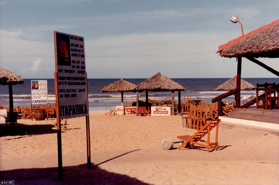 Criada na década de 1980, a barraca Itapariká surgiu de uma brincadeira em uma roda de conversa. Hoje, é um megaempreendimento na Praia do Futuro.