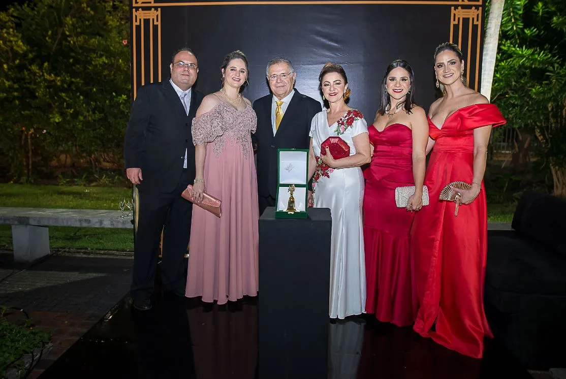 Tadeu, Laura, Sulivan, Sônia, Mariana e Joana Mota