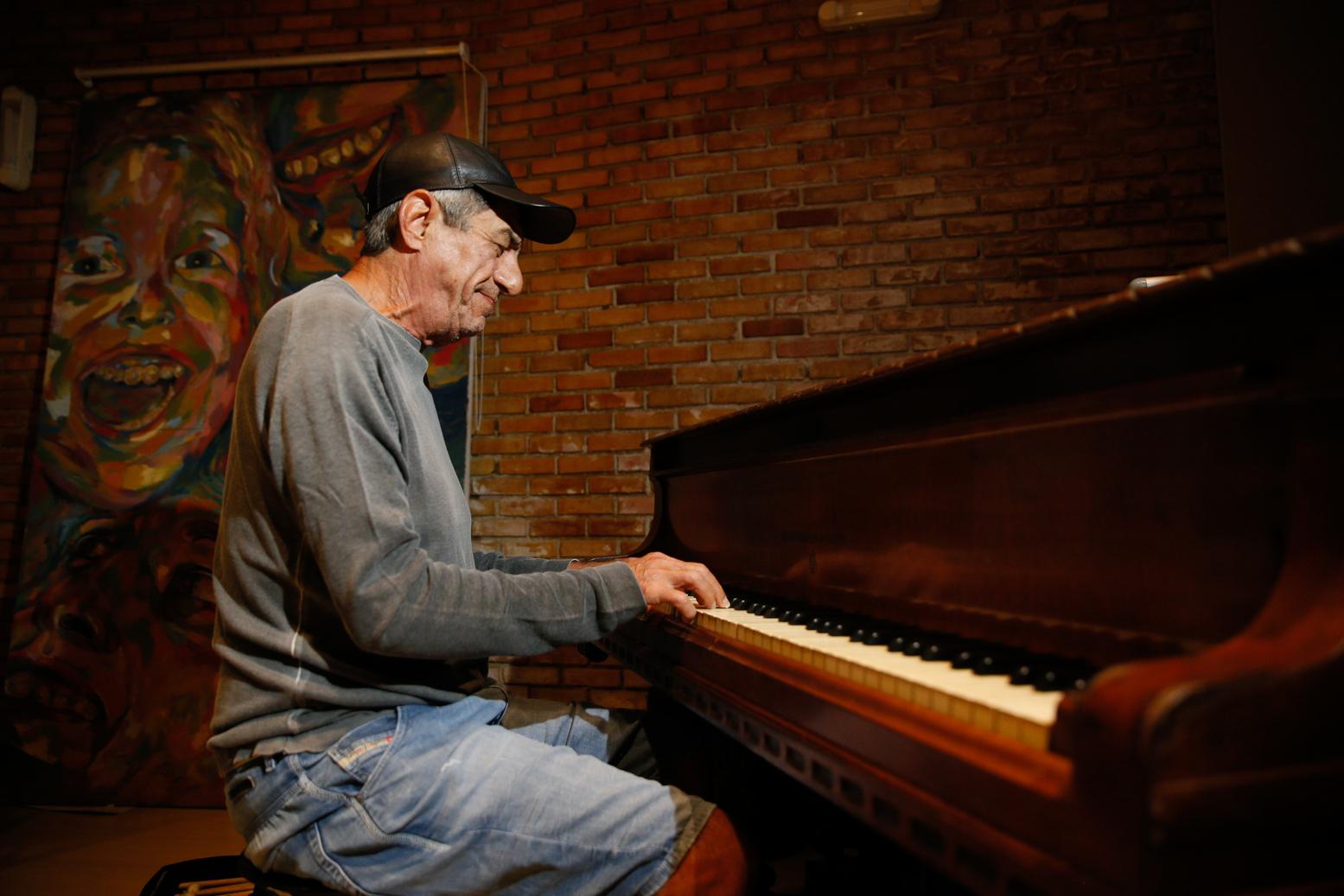Aos 70 anos, o cantor Fagner partilha orgulhos, arrependimentos e