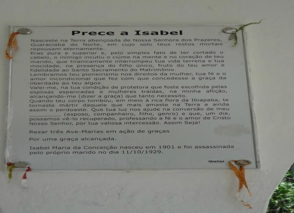 Placa com oração a Isabel Maria da Conceição