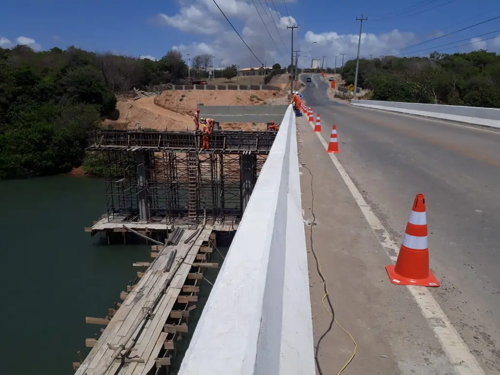 Imagem da notícia Ponte de rodovia que liga Fortaleza ao Porto das Dunas, em Aquiraz, será bloqueada durante a noite