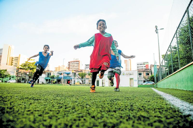Em 2020 Uma Escola Tinha 320 Alunos Esportistas
