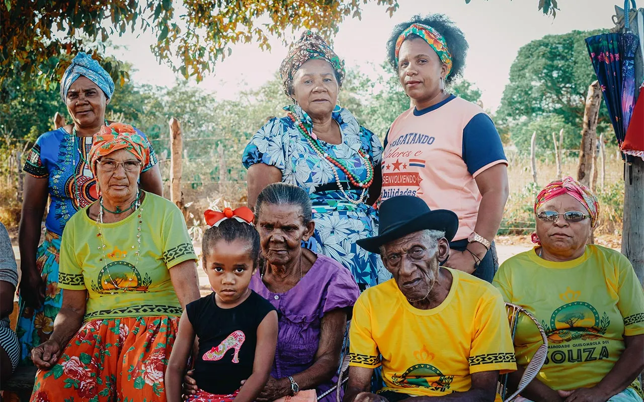 Ao lado de familiares e membros da comunidade, Maria de Tiê ecoa:  “o grito é das mulheres, mas os direitos são para todos”.