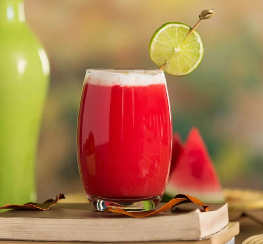 O suco da melancia também é uma opção refrescante e nutritiva