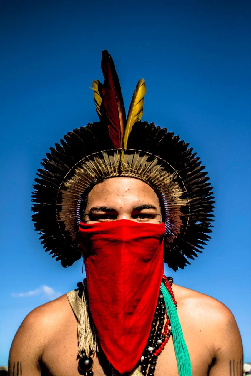 Quem e o que podem compor o mundo comum dos povos ameríndios? Este questionamento, e muitos outros, serão tratados de modo criativo nas palestras.