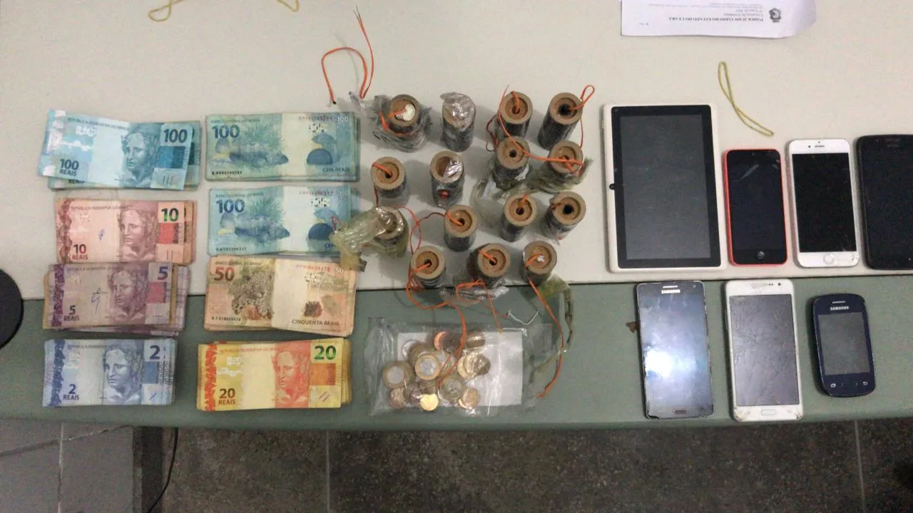 Material apreendido na sede da TUF.