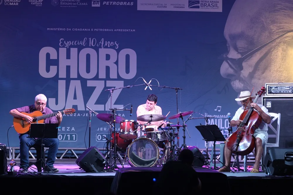Cellosam3atrio: apresentação repleta de paixão e poesia. Em cena, músicos mediados pela amizade e amor às possibilidades de cada instrumento