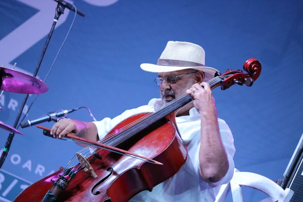 Jaques Morelembaum pediu respeito à cultura brasileira