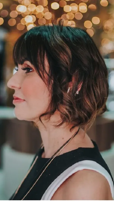 O long bob, escolhido por Nida Alves, combina perfeitamente com rostos redondos, quadrados, retangulares, triangulares e ovais 