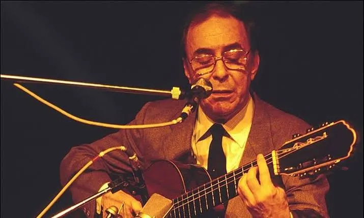João Gilberto foi um grande artista do MPB.