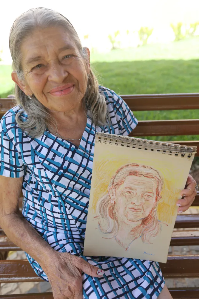 Maria de Jesus de Souza Oliveira recorda dos parques e da quermesses na Parangaba, ao passo que também das brincadeiras envolvendo barro  