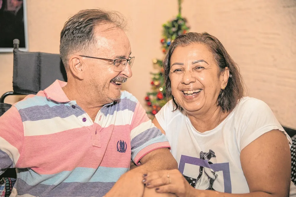 Gilson Moreira, vítima da ocorrência e a esposa Lúcia de Fátima Façanha comemoram a recuperação e agradecem quem segue ajudando 