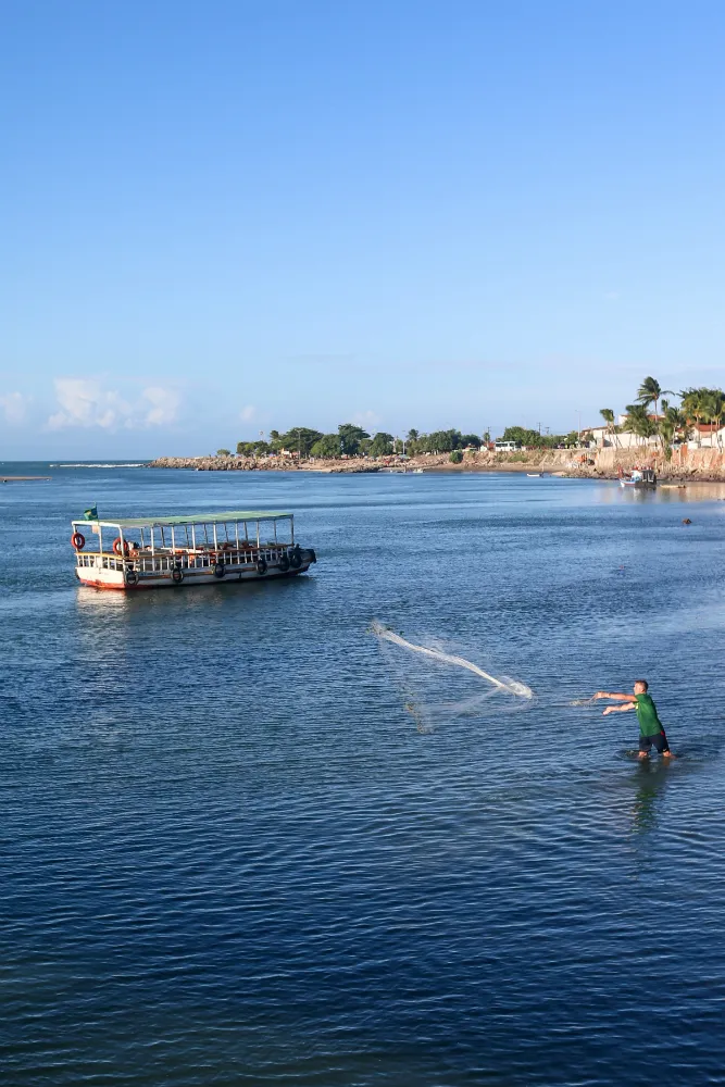 O pôr do sol na Barra do Ceará é uma das principais paisagens reservadas aos navegantes do barco