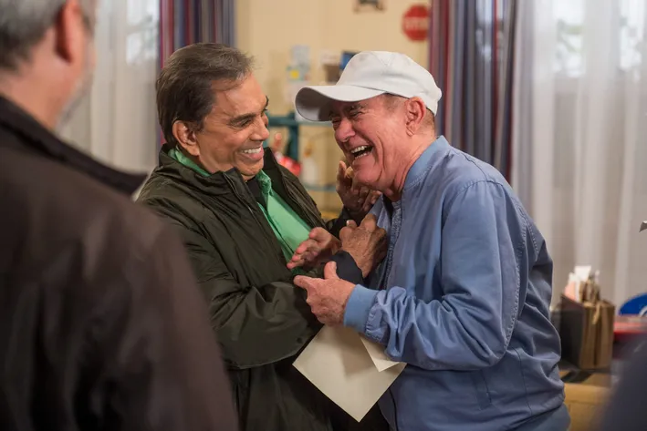 Dedé atribui a Didi as oportunidades que teve na vida, na televisão e no cinema. De origem pobre e vindo do circo, Dedé chegou a dirigir filmes em Los Angeles 