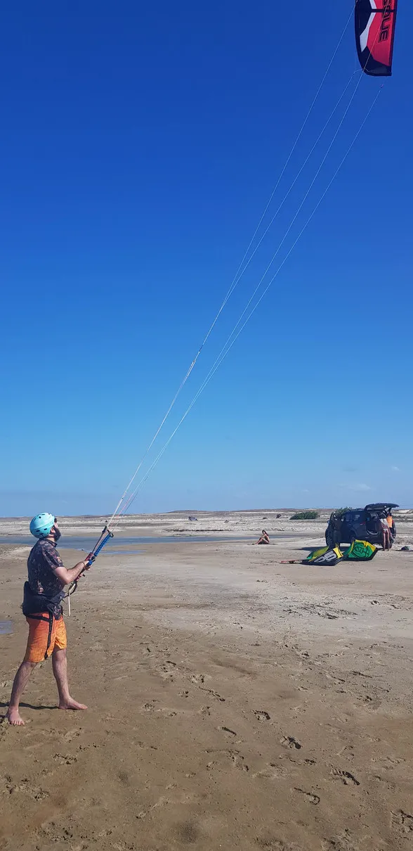 Durante a aula teórica de kitesurf