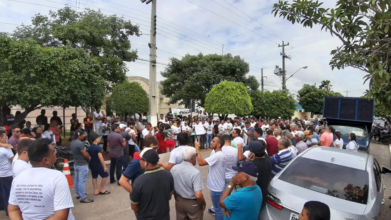 Imagem da notícia Familiares do prefeito de Granjeiro assassinado protestam pedindo justiça um mês após morte