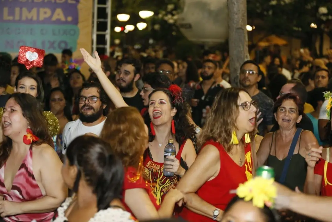 Imagem da notícia Pré-Carnaval em Fortaleza tem início com festa na Praça do Ferreira