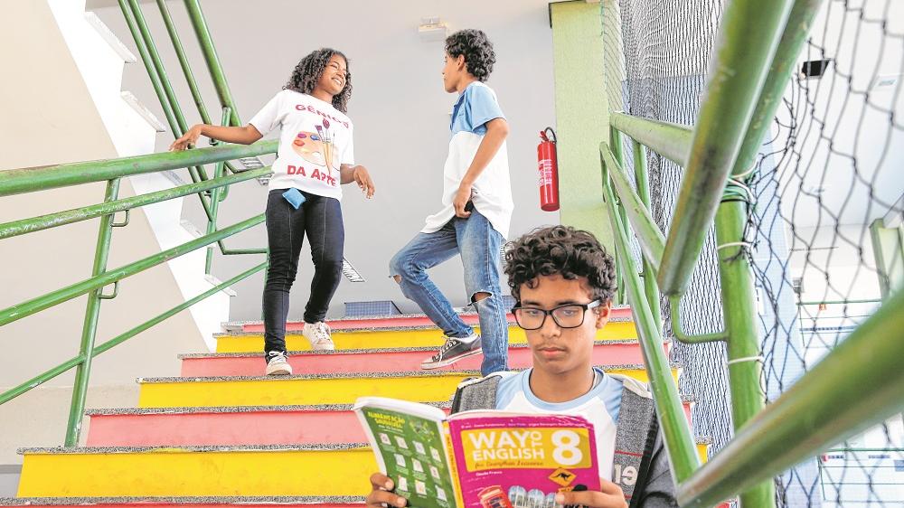 Proporção de professores de inglês por aluno no Ceará é inferior à