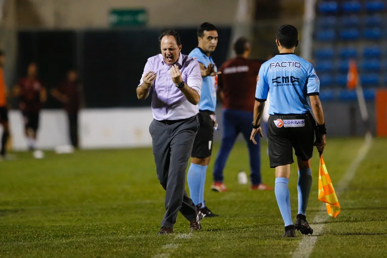 Rogério frustrado pela pouca efetividade e pela arbitragem na 1ª etapa