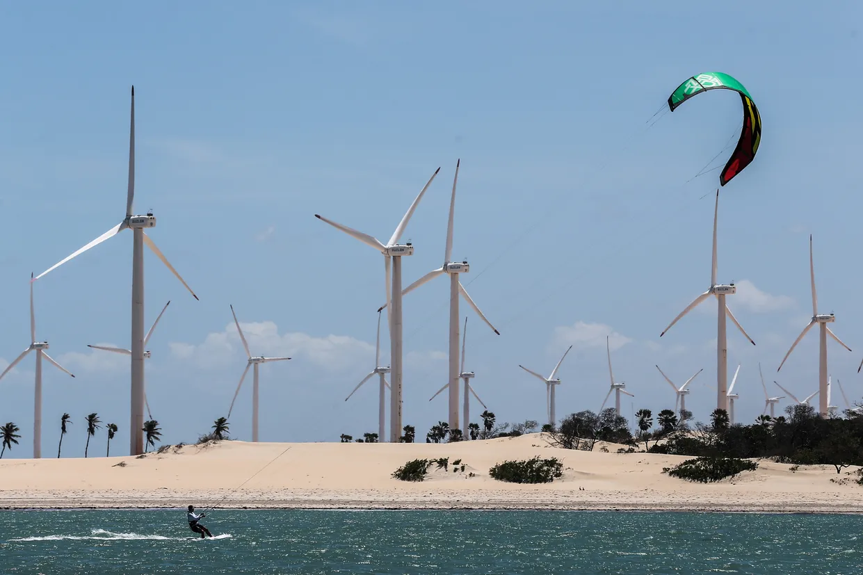 Fontes eólica e solar podem contribuir para projetos de hidrogênio verde no Ceará