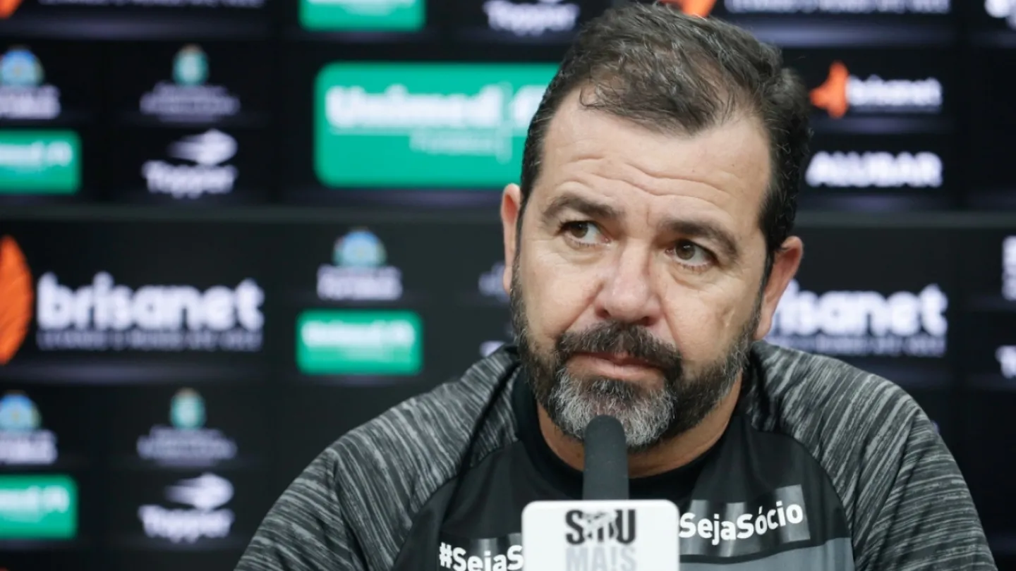Enderson Moreira deixou o Ceará em outubro
