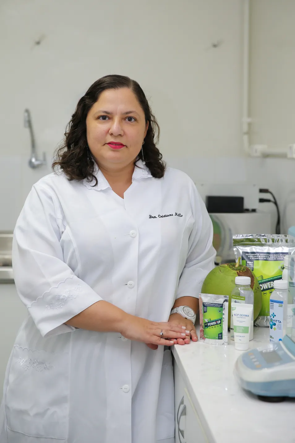 A pesquisadora Cristiane Melo lidera estudos de biotecnologia na Uece.
