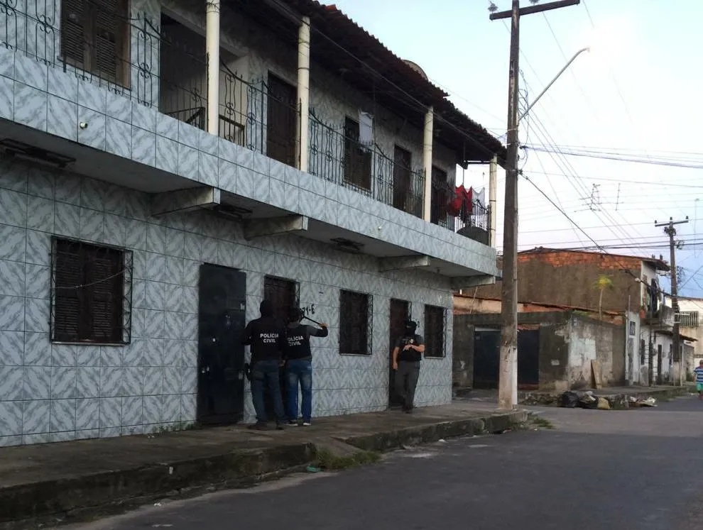 A ação é realizada por cerca de 60 policiais civis do Ceará e do Piauí