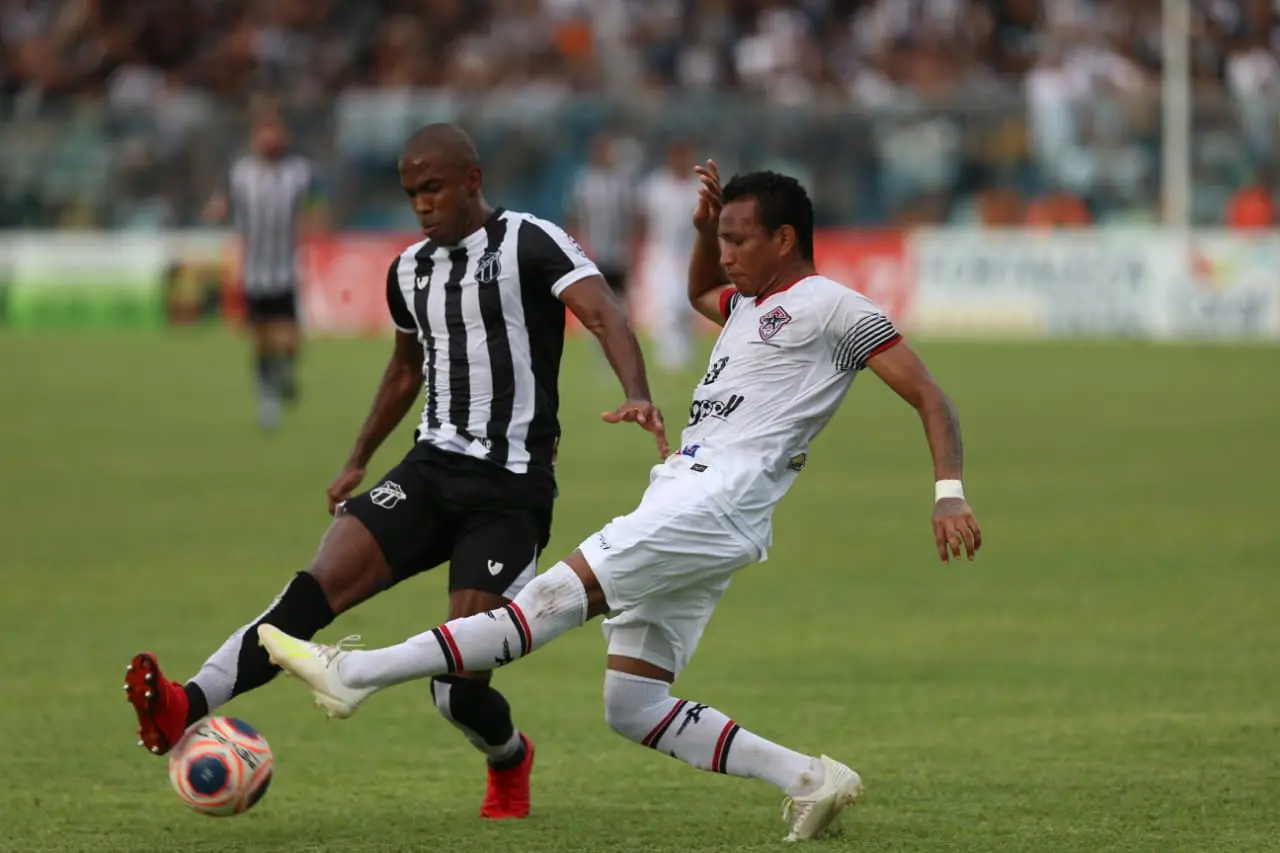 Imagem da notícia Fabinho exalta vitória sobre Atlético-CE, mas já pensa em duelo com Vitória: 