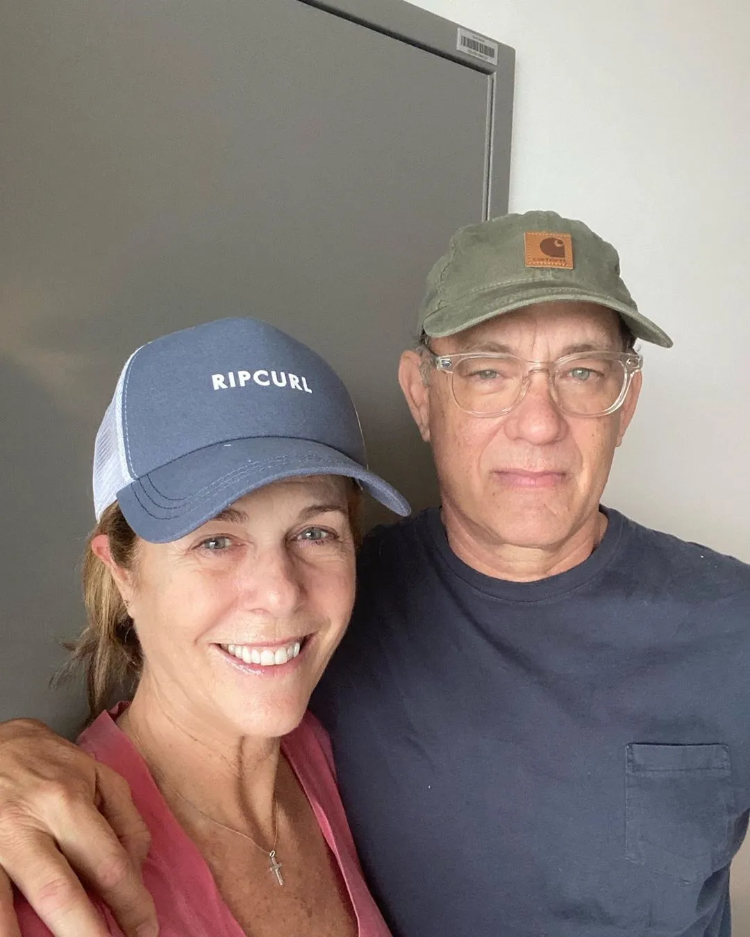 Tom Hanks e Rita Wilson foram diagnosticados com o coronavírus esta semana