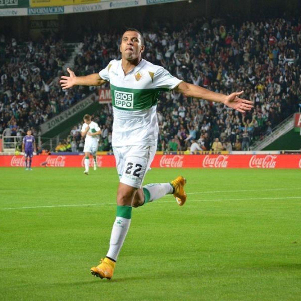 Atacante Jonathas de Jesus, atleta do Elche, é o primeiro jogador ...