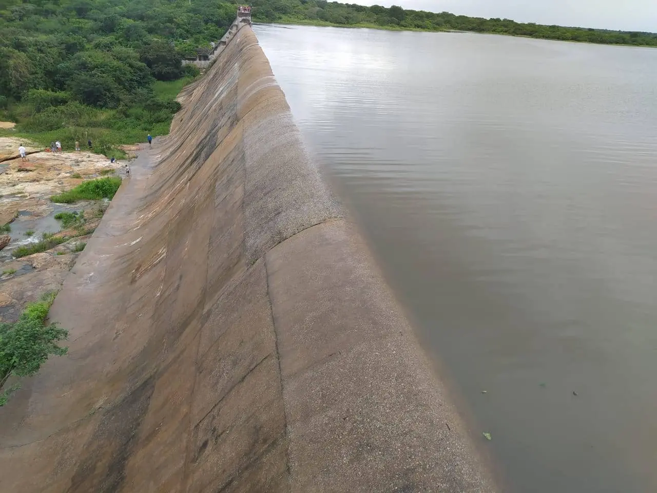 Imagem da notícia Sobe para 24 o número de reservatórios cearenses sangrando