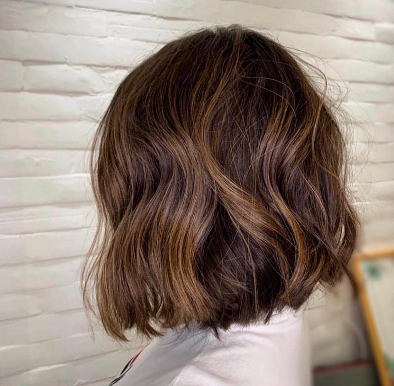 Featured image of post Caramelo Moreno Iluminado Cabelo Curto