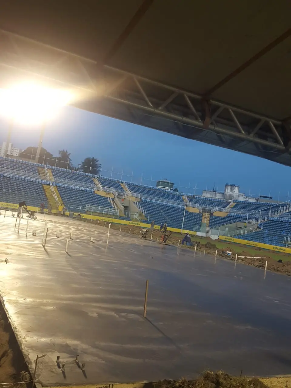 Imagem da notícia Gramado do PV dá lugar a concreto para construção de hospital; veja vídeo