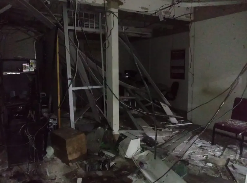 Imagem da notícia Bandidos armados explodem agência bancária de Umirim, no norte do Ceará