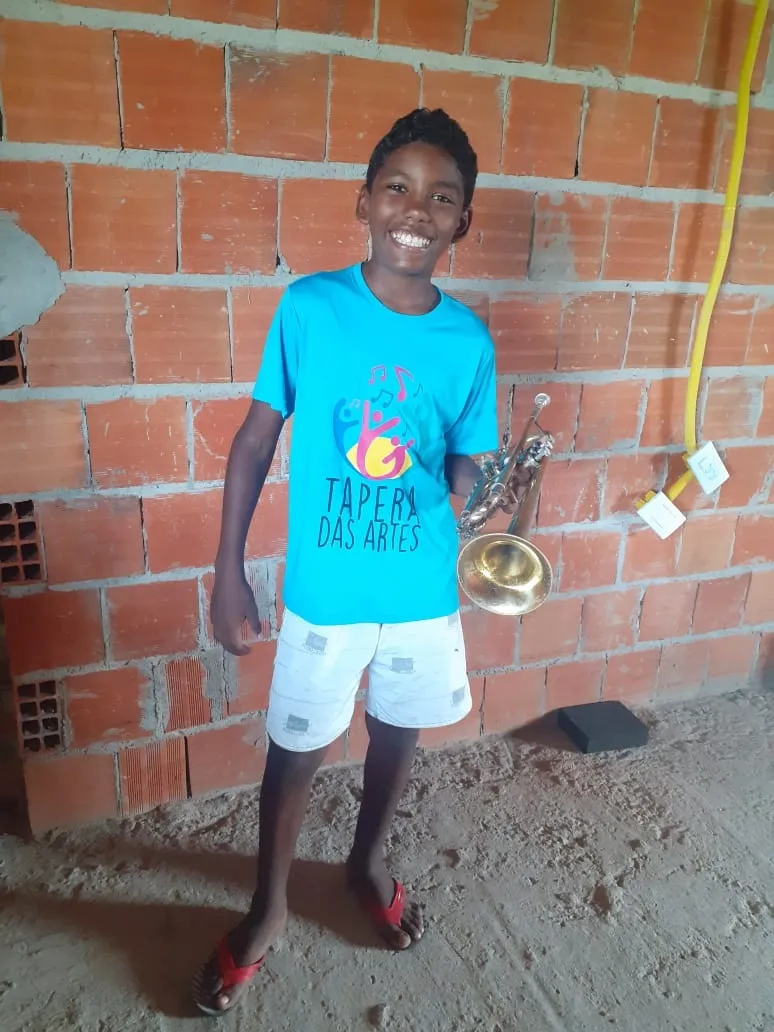 As aulas virtuais de trompete minimizam distância entre André Luís Henrique de Sousa e a música