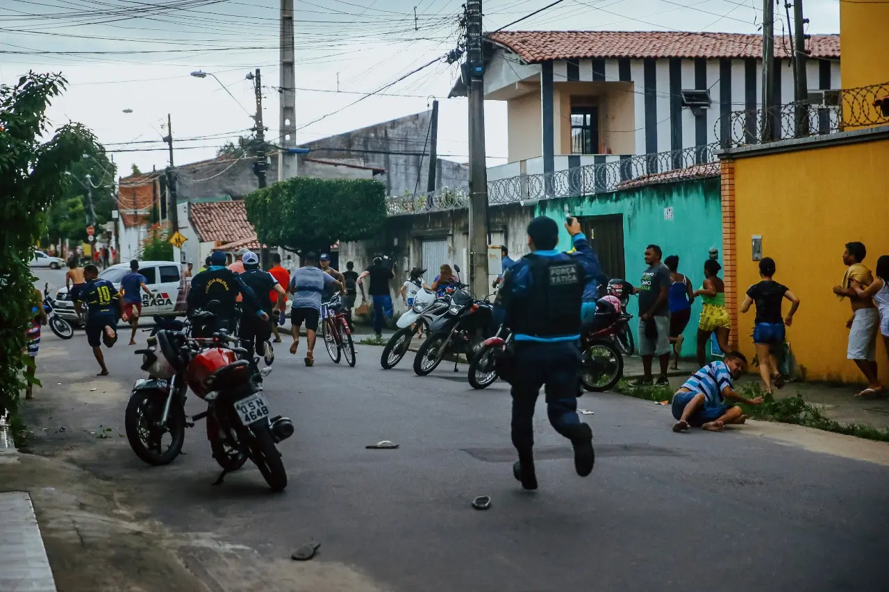 Imagem da notícia Itaoca tem perseguição, tiroteio e correria após homicídio de jovem de 20 anos
