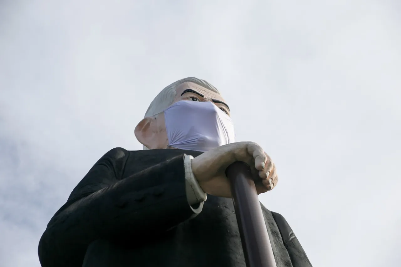 Estátua é uma das referências na cidade