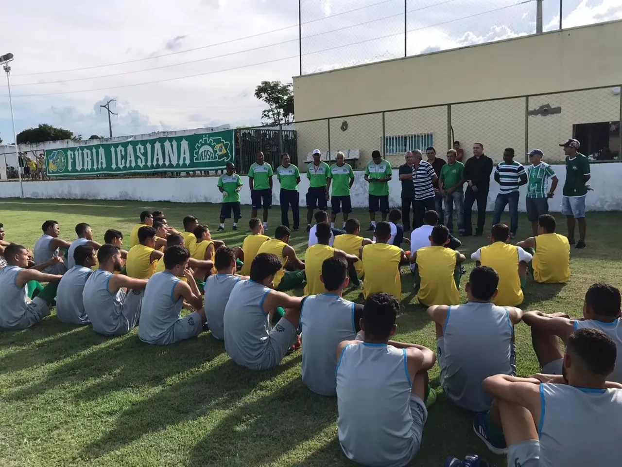 Reunião no dia da apresentação de Flávio Araújo como novo técnico do Icasa