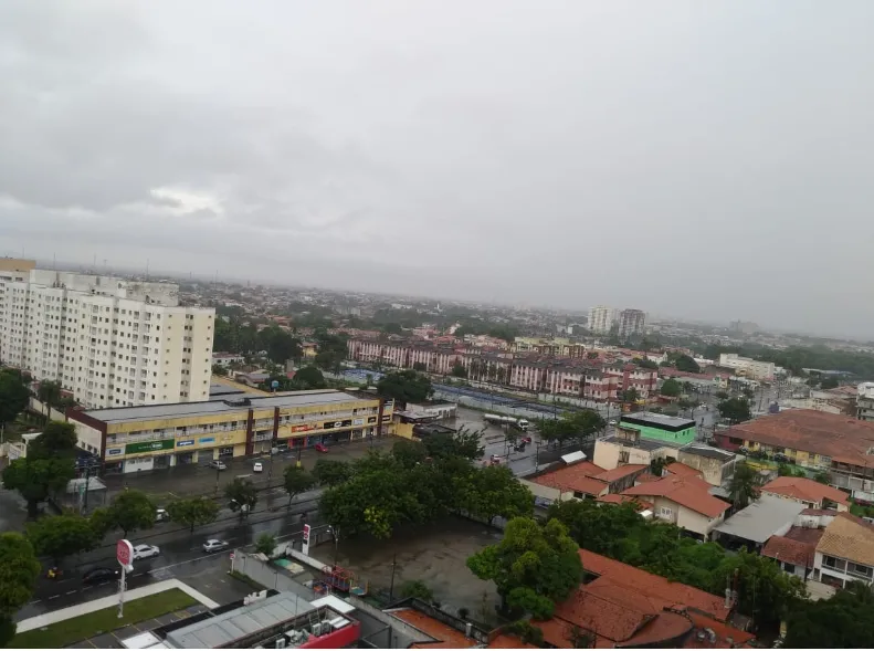 Tempo nublado no bairro Maraponga em Fortaleza