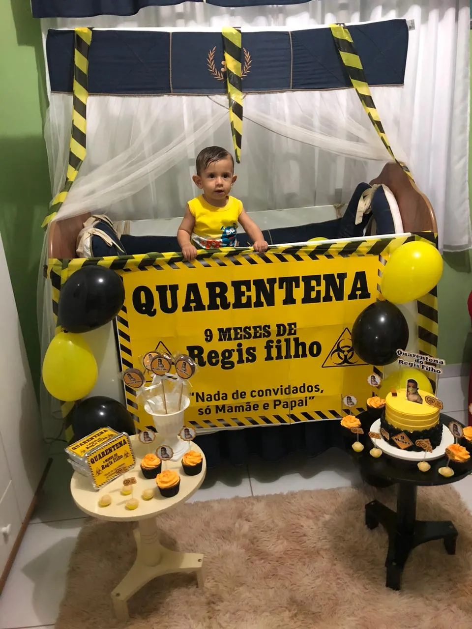 Bebê comemora 9 meses em aniversário com tema de quarentena, em Acopiara