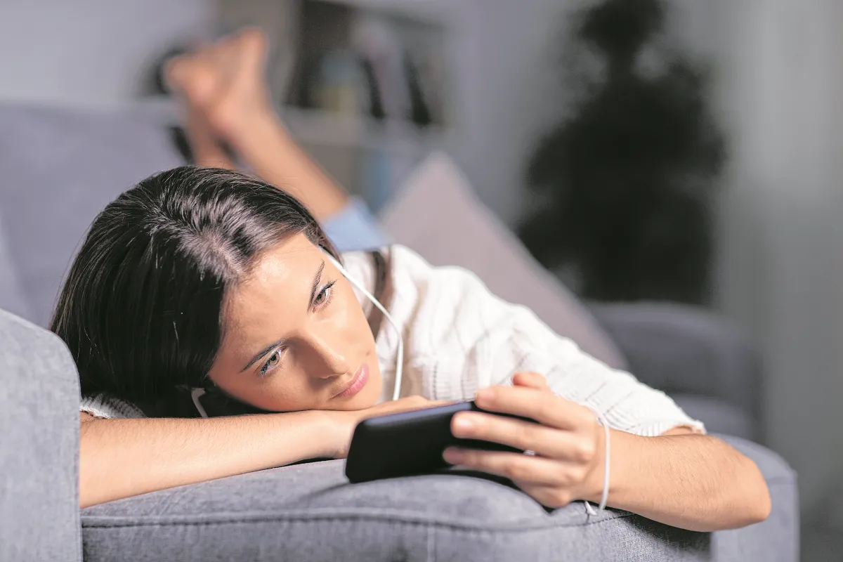 No uso de Tablets e celulares, o ideal é manter à distância de visualização entre 33 e 40 centímetros dos dispositivos
