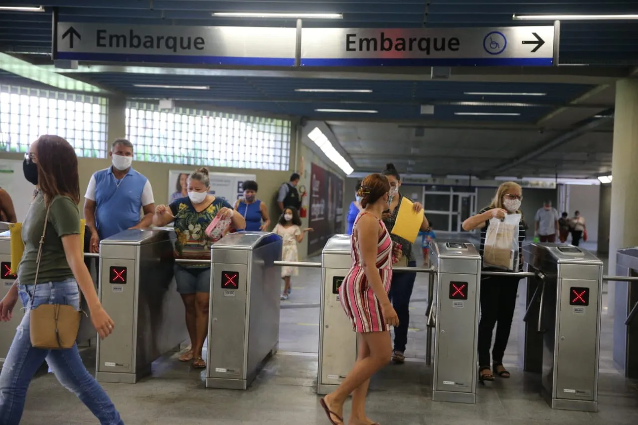 Movimentação na estação do Metrofor em Fortaleza