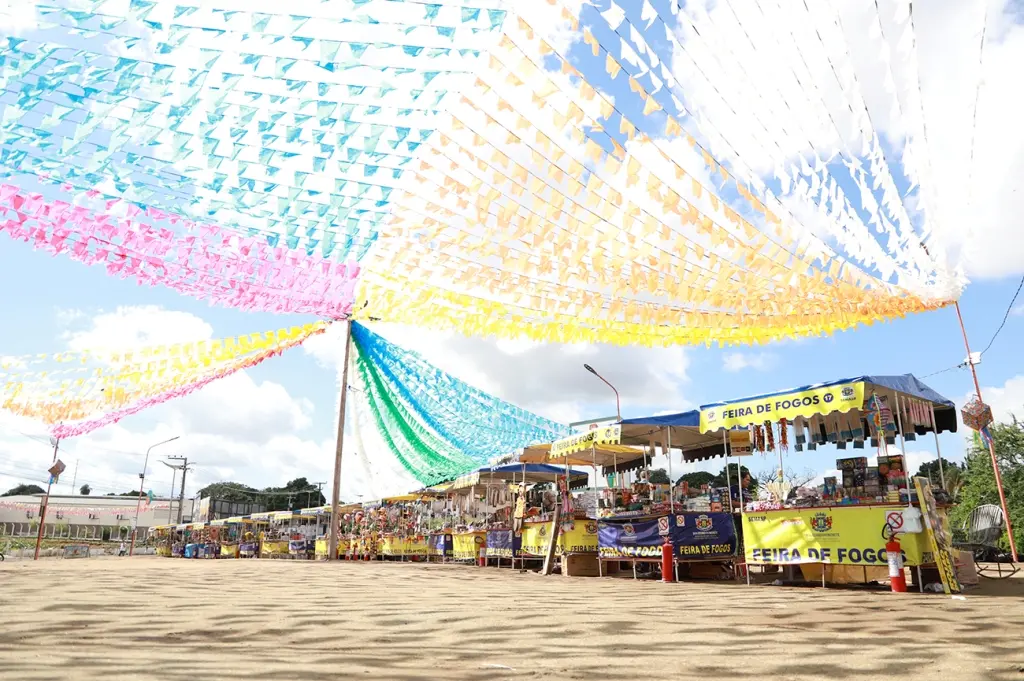 Instalada em um novo local no último ano, a Feira de Fogos acontece na cidade há cerca de 50 anos.