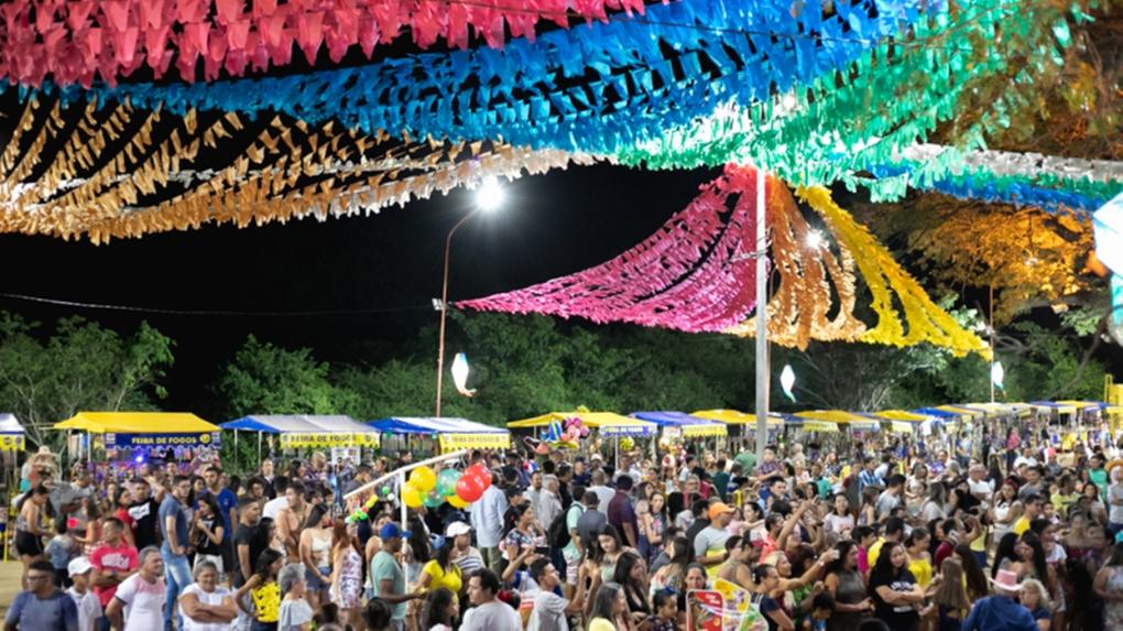 O decreto estadual em vigor proíbe aglomerações públicos e feiras livres em todo o território cearense