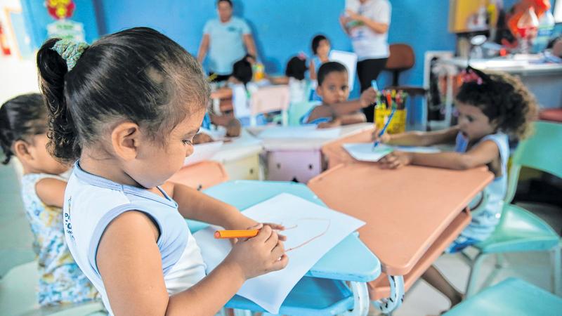 Vulnerabilidade social afeta alfabetização durante ensino remoto