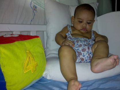 O pequeno João Lucas recebeu o diagnóstico da doença há quase um mês, mas já se encontra em casa, no bairro Barroso I, com a família