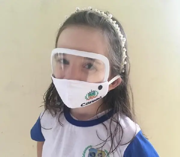 No fim de julho, 3.500 máscaras já serão distribuídas aos estudantes, que devem voltar às aulas, gradativamente, em agosto.