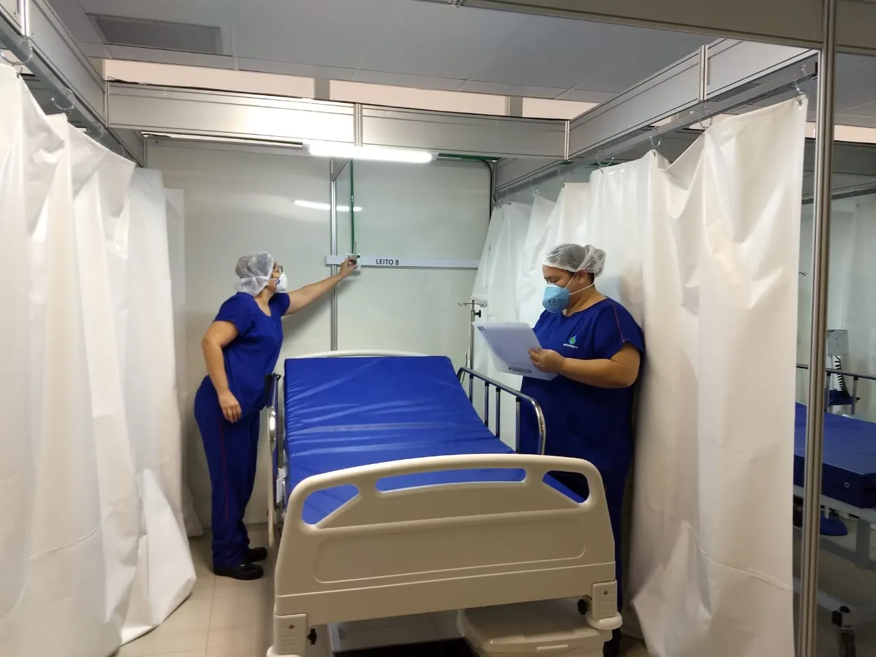 Com a abertura do hospital de campanha, o HRN passa a contar com 218 leitos Covid-19, sendo 114 de enfermaria e 104 de UTI.