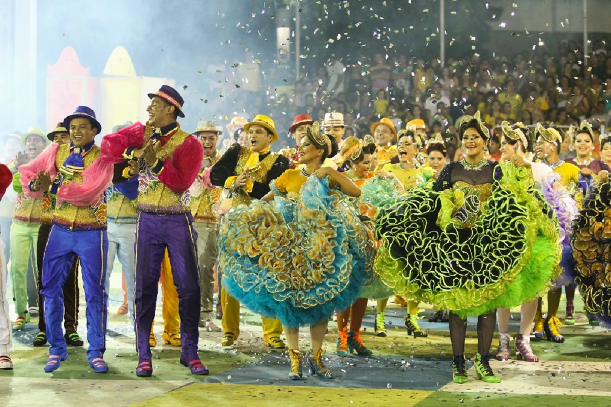Para manter os costumes ativos, os 200 integrantes da Junina Babaçu realizam lives e fóruns, conversando sobre a temática que ia ser trabalhada neste ano